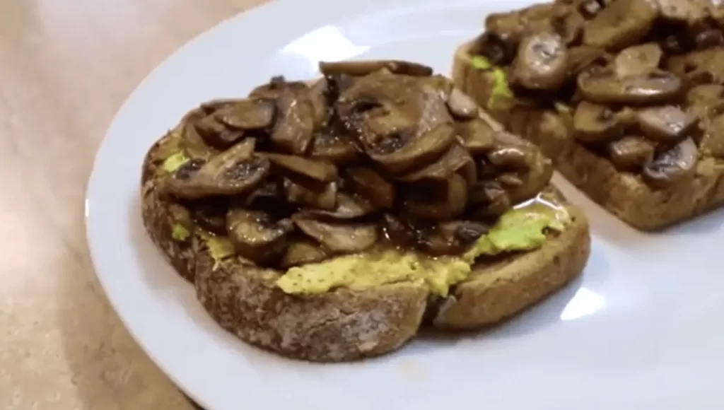 Simple dinner recipes with mushrooms and avocado